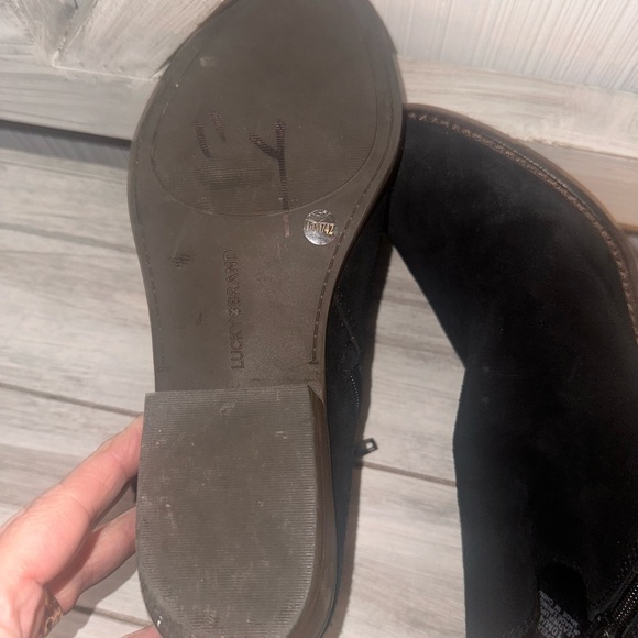 🍀 Lucky Brand black suede fringe booties - Picture 4 of 4
